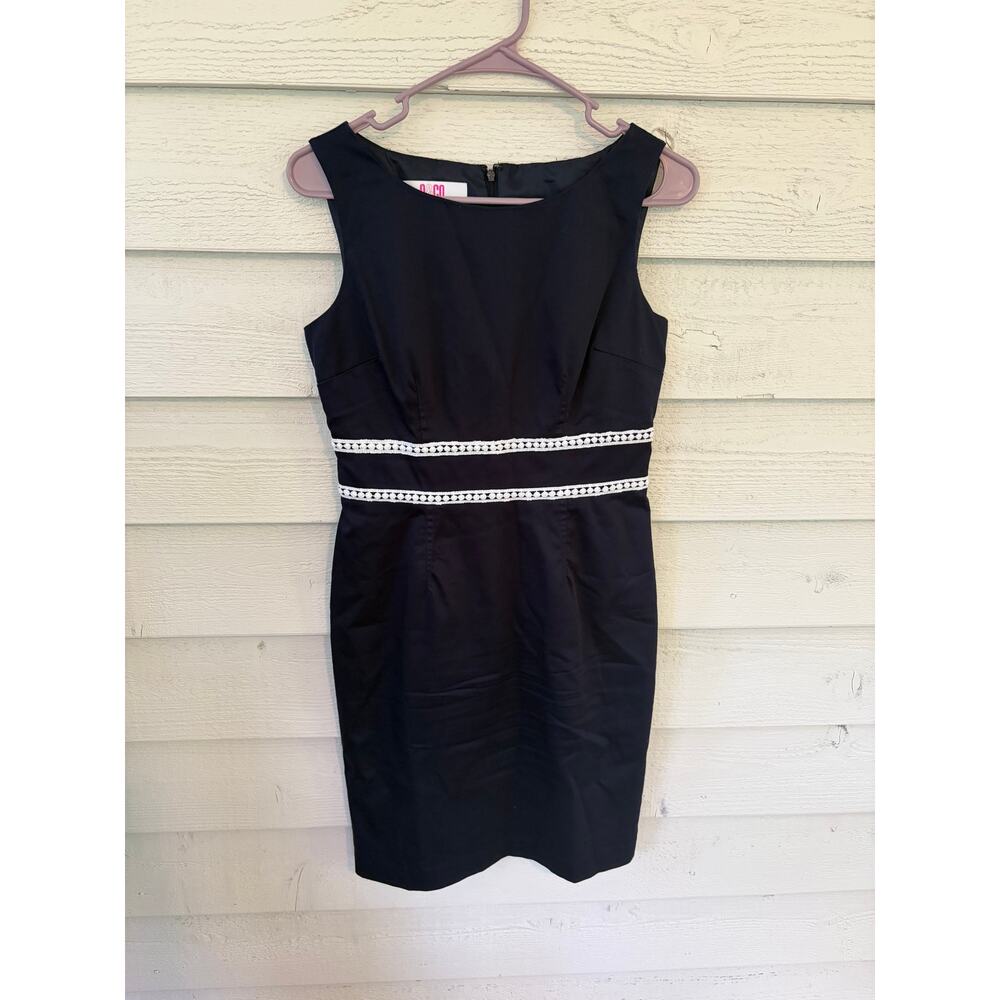 9 & Co. Navy Sheath Dress with White Trim Accent | Women's Size 4 - Picture 2 of 6